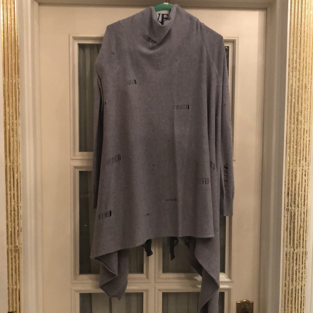 Distressed sweater - Picture 4 of 4